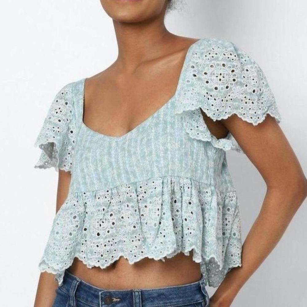 Cottage core coquette eyelet babydoll short sleeve blouse. M